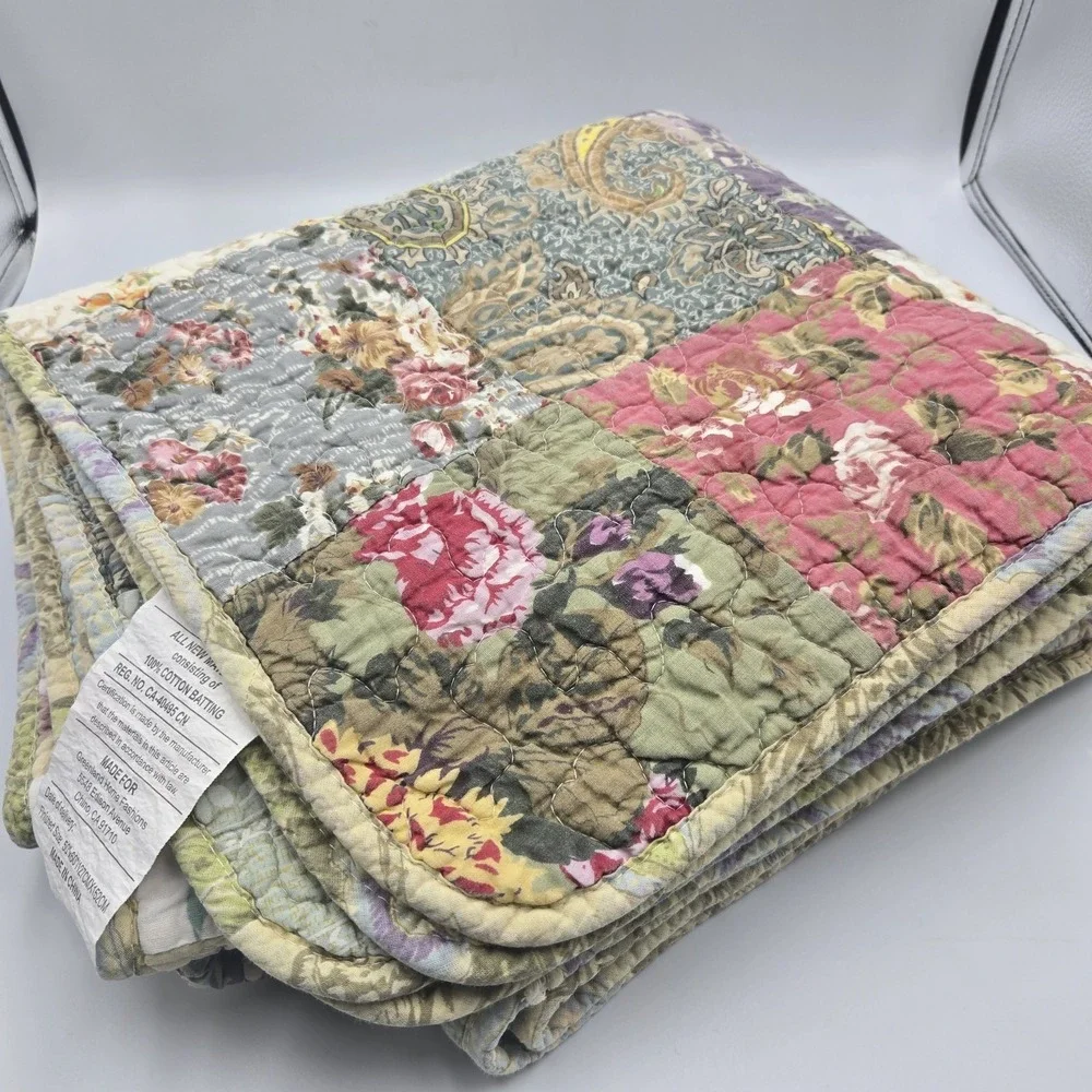CottageCore VTG Floral Quilt Patchwork 50x60 Pastel Paisley Reversible Grandma